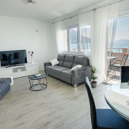 Apartmani Ticinovic Omiš Екстериор снимка