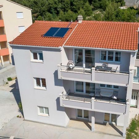 Apartmani Ticinovic Omiš Екстериор снимка