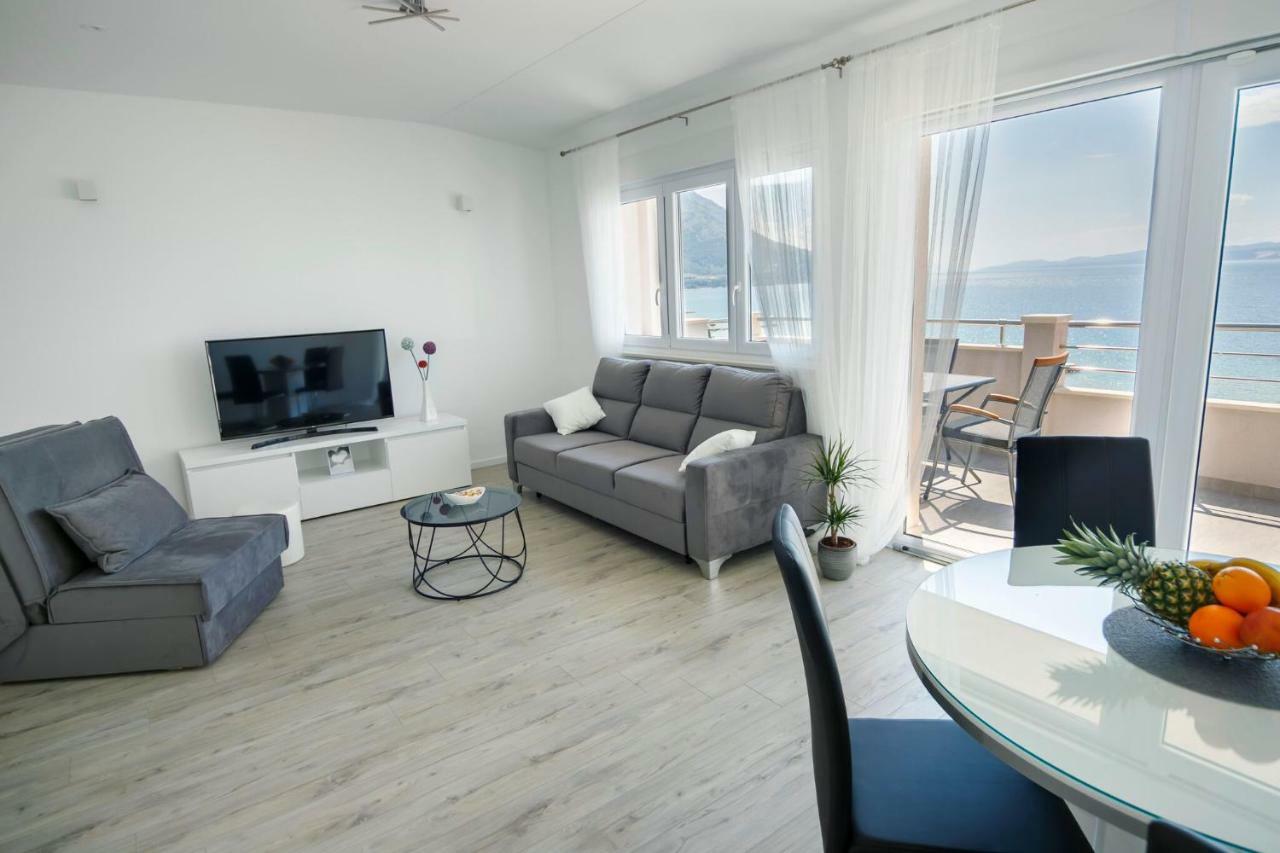 Apartmani Ticinovic Omiš Екстериор снимка