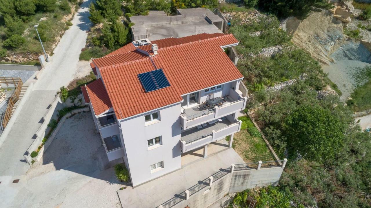 Apartmani Ticinovic Omiš Екстериор снимка