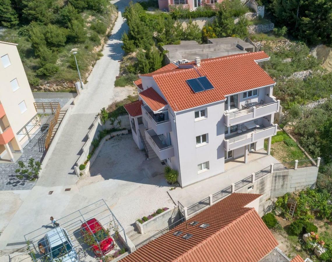 Apartmani Ticinovic Omiš Екстериор снимка