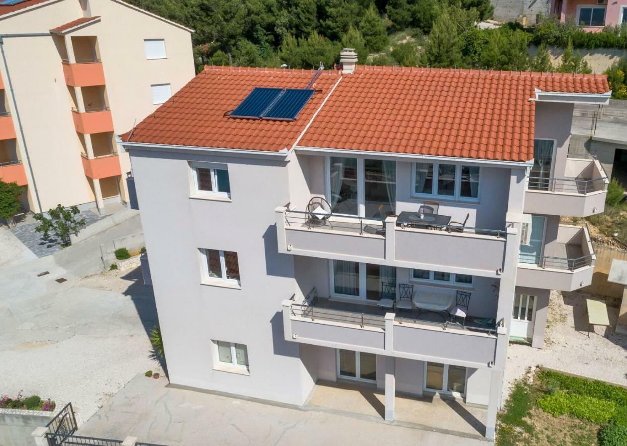 Apartmani Ticinovic Omiš Екстериор снимка