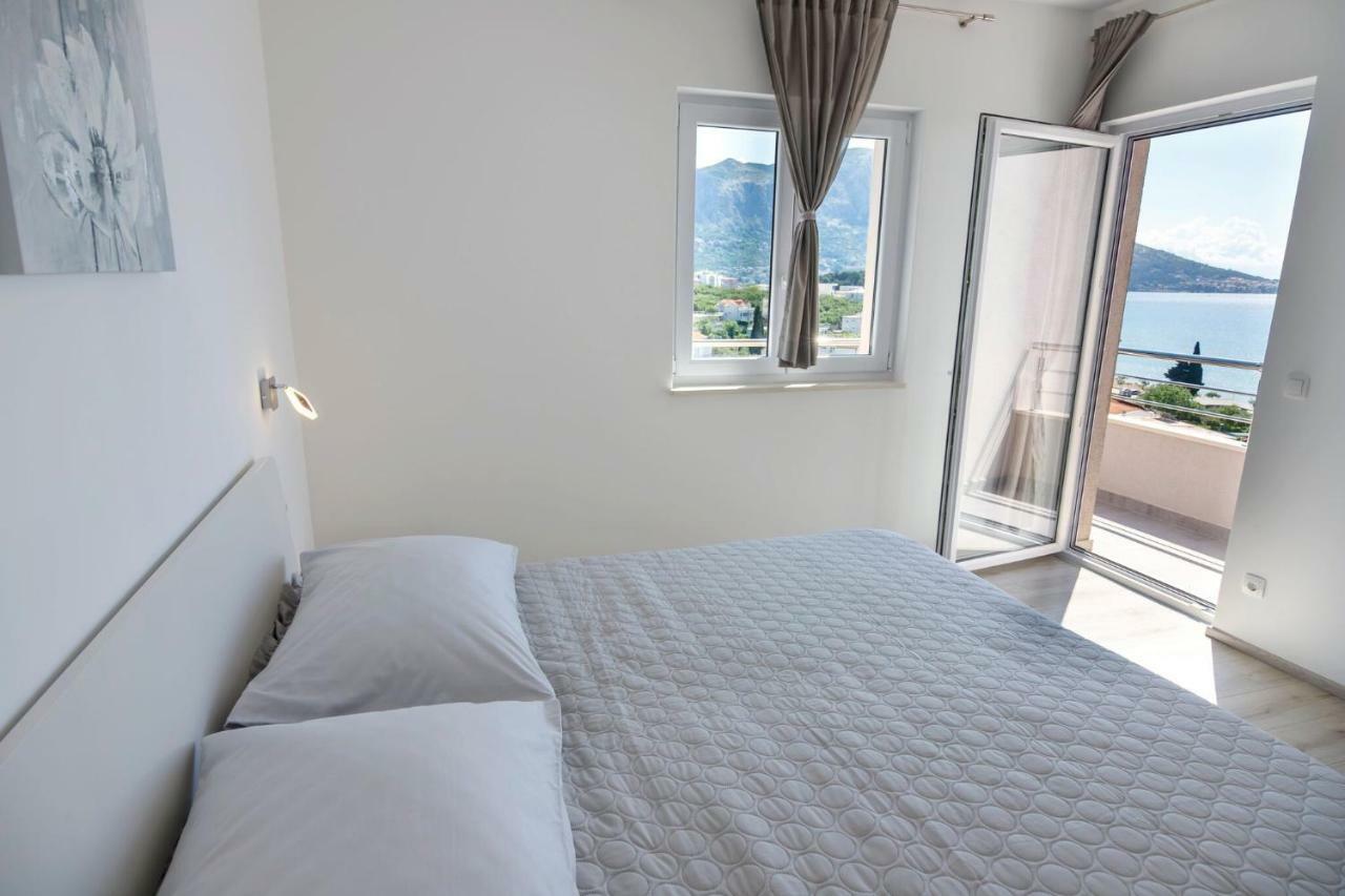Apartmani Ticinovic Omiš Екстериор снимка
