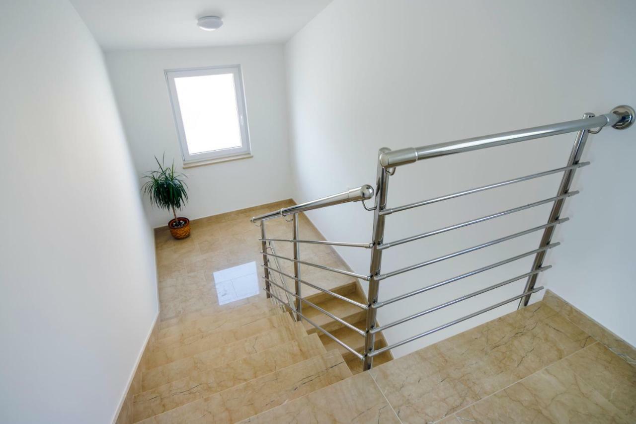 Apartmani Ticinovic Omiš Екстериор снимка