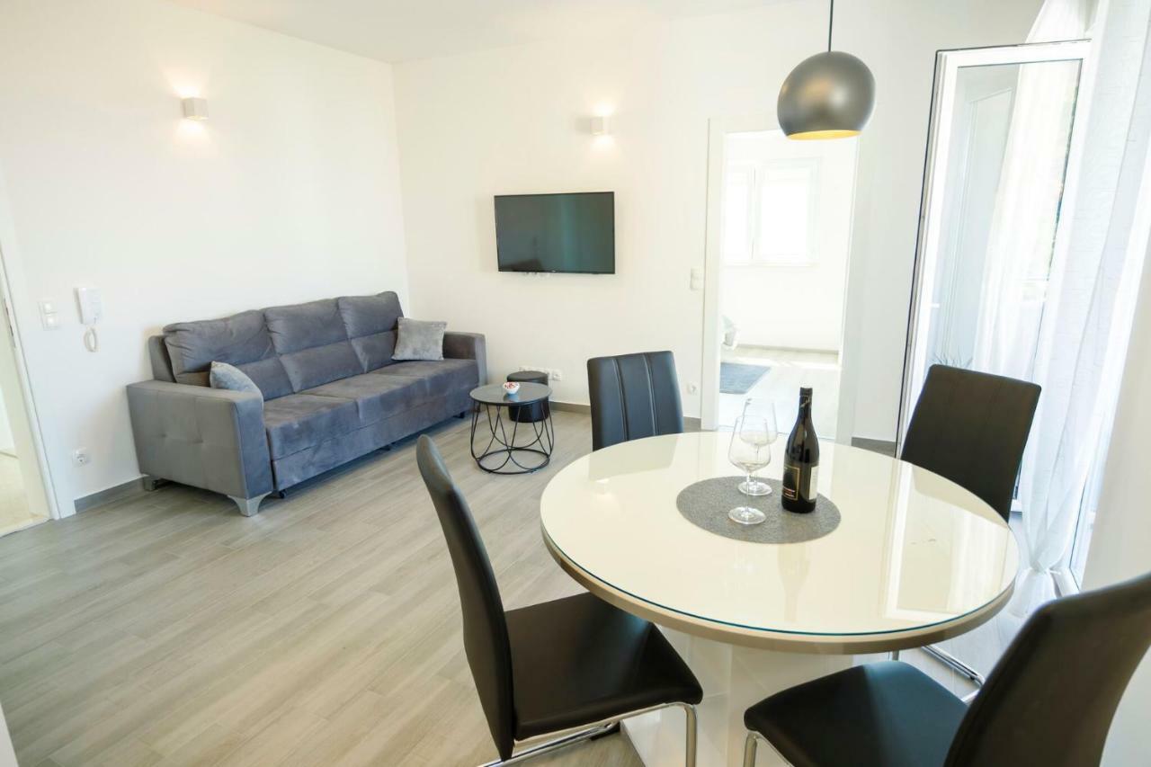 Apartmani Ticinovic Omiš Екстериор снимка
