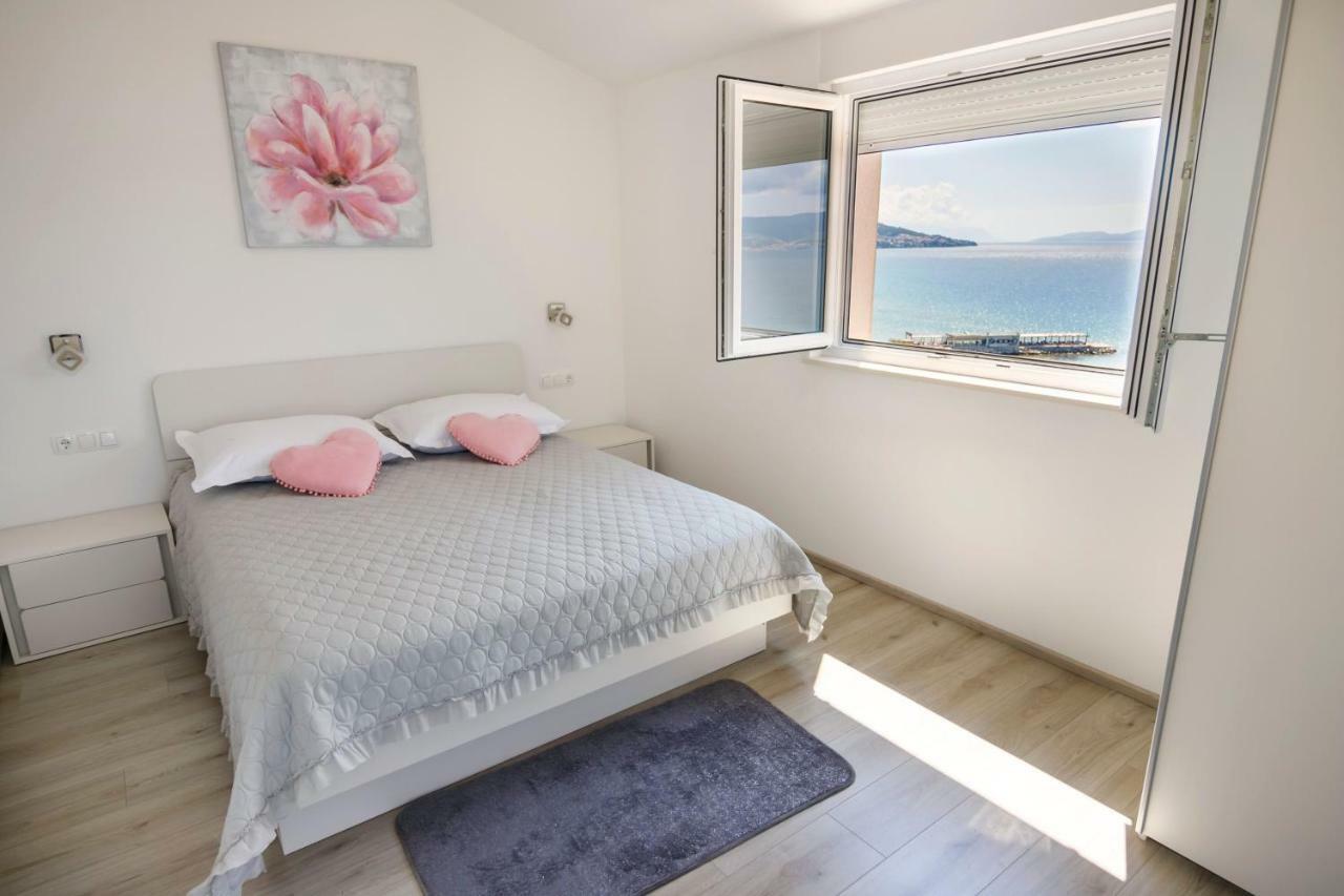 Apartmani Ticinovic Omiš Екстериор снимка