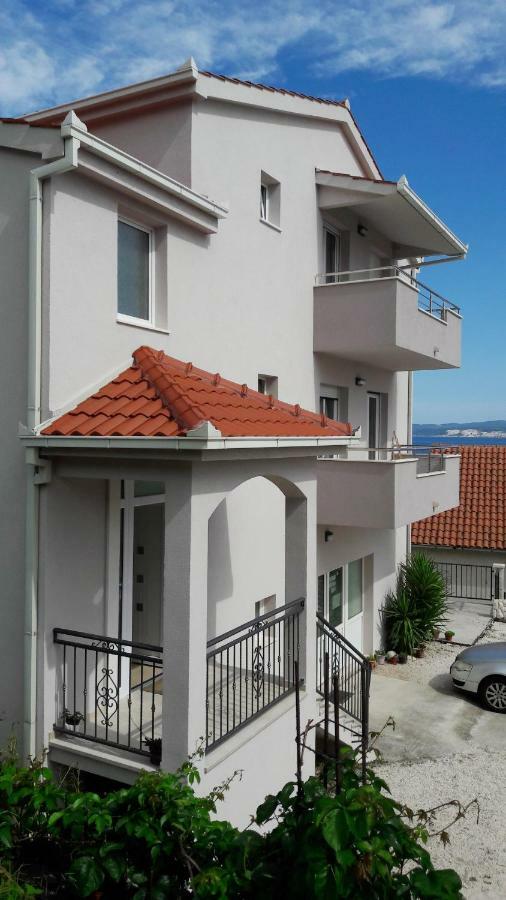 Apartmani Ticinovic Omiš Екстериор снимка
